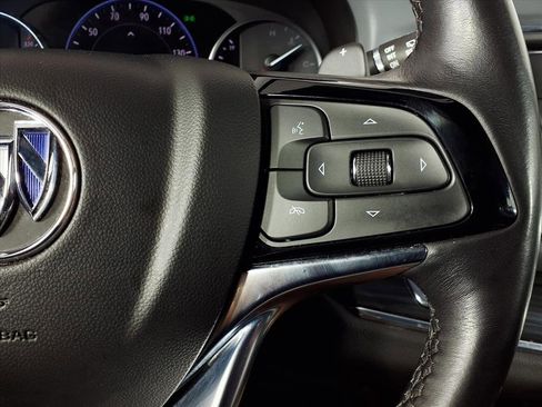 Used 2024 Buick Enclave Premium image 11