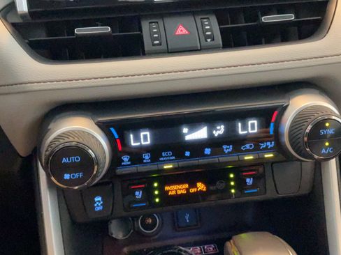 Certified 2022 Toyota RAV4 Limited AWD/4WD image 13