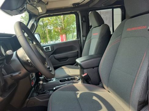 Used 2026 Jeep Wrangler Unlimited Rubicon AWD/4WD image 8
