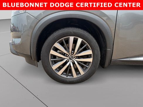 Used 2022 Nissan Pathfinder Platinum w/ Cargo Package FWD image 9