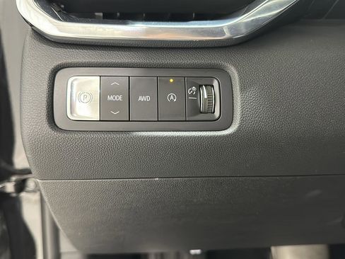 Used 2025 GMC Acadia Elevation w/ Elevation Premium Package image 18