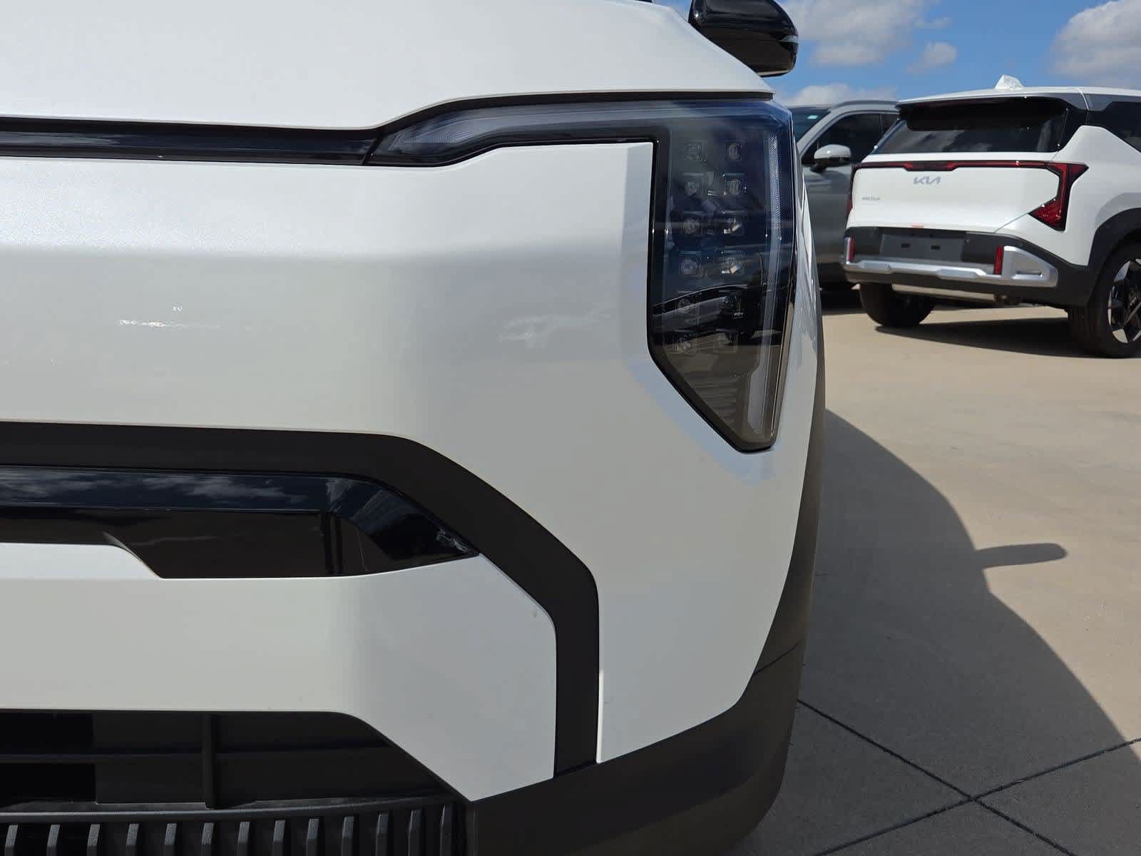 Certified 2027 Kia EV3 Wind w/ Wind Fwd Nightfall Package image 10