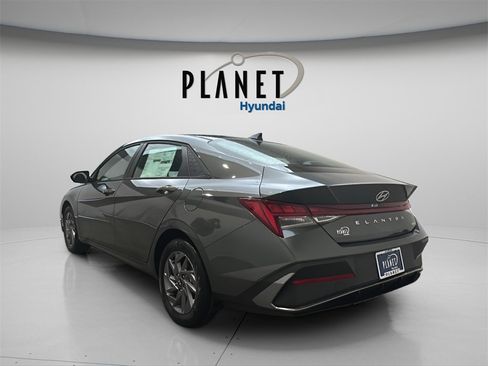 New 2026 Hyundai Elantra Blue image 6