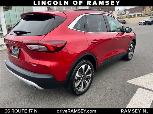 Used 2023 Ford Escape Platinum image 6