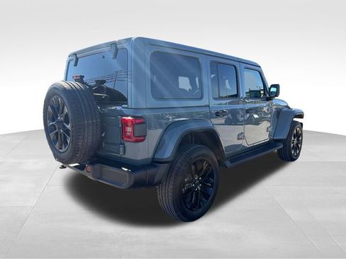 Used 2025 Jeep Wrangler Unlimited Sahara AWD/4WD image 5