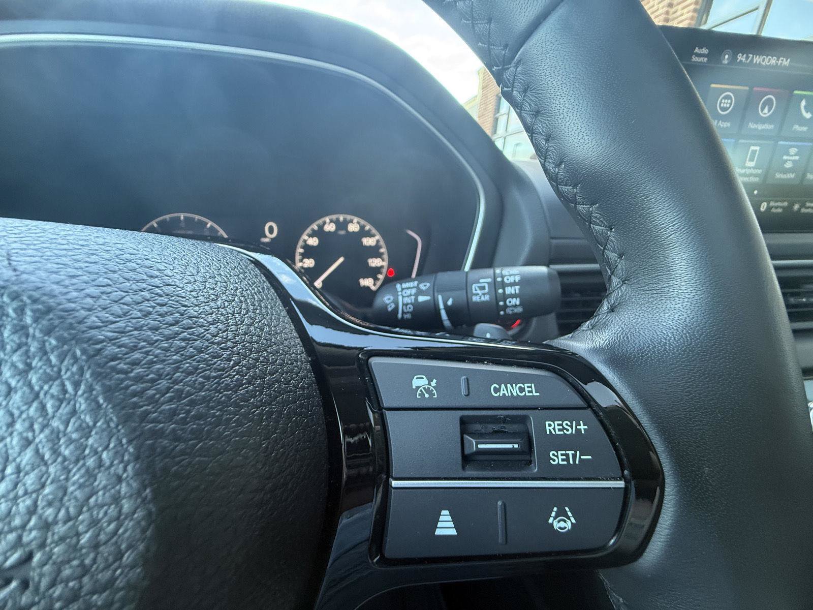 Used 2025 Honda Pilot Touring image 11