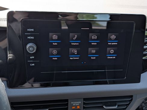 Certified 2025 Volkswagen Jetta Sport FWD image 22