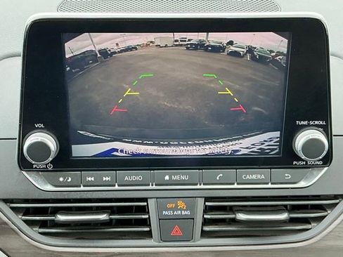 Used 2025 Nissan Altima 2.5 SV FWD image 22