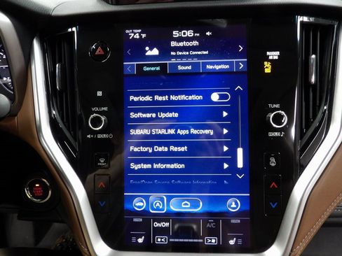 Used 2022 Subaru Outback Touring XT w/ Popular Package #2 image 27