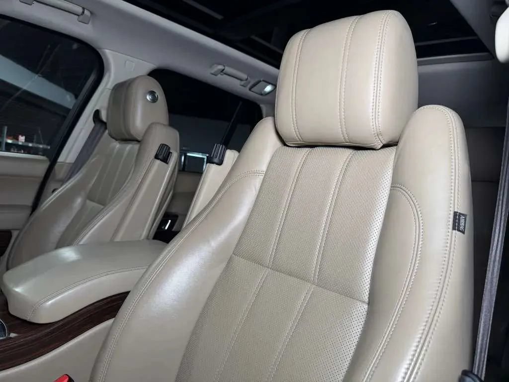 Used 2013 Land Rover Range Rover HSE AWD/4WD image 28