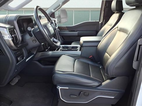 Used 2023 Ford F350 Lariat image 18