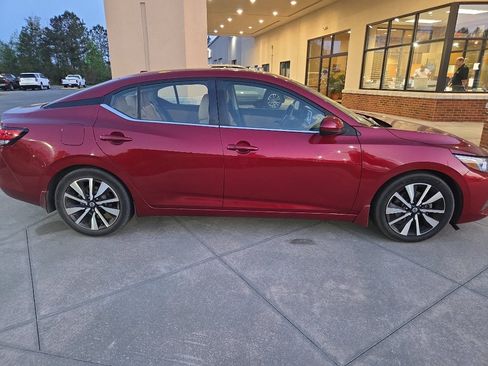 Used 2022 Nissan Sentra SV w/ SV Premium Package image 8