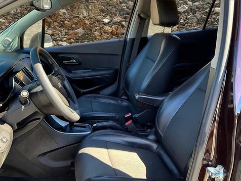 Used 2022 Chevrolet Trax LT image 21