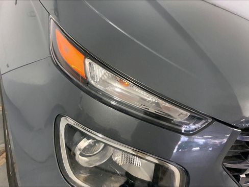 Used 2025 Hyundai Venue SEL image 26