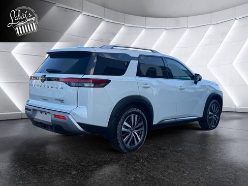 Used 2022 Nissan Pathfinder Platinum w/ Cargo Package image 4