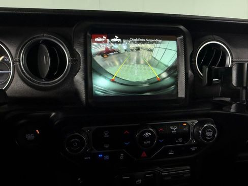 Used 2023 Jeep Wrangler Unlimited Sahara AWD/4WD image 24