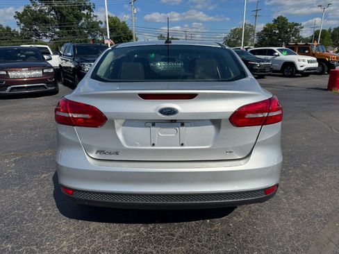 Used 2015 Ford Focus SE FWD image 4