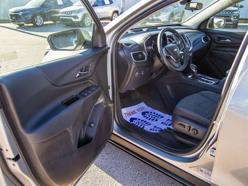 Used 2023 Chevrolet Equinox LT w/ Driver Convenience Package image 25