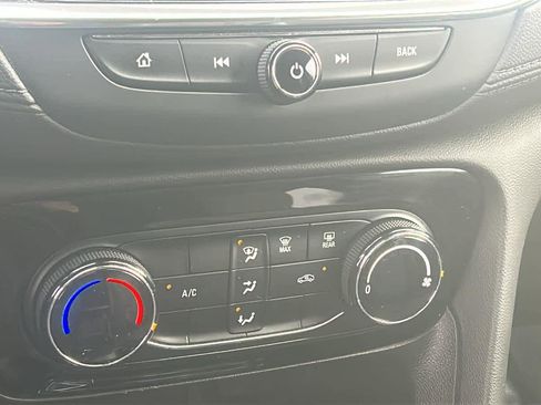 Used 2022 Buick Encore GX Preferred w/ Sport Touring Package image 27