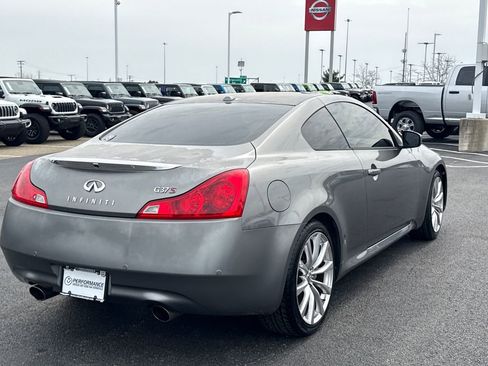 Used 2010 INFINITI G37 Sport w/ Navigation Pkg image 3