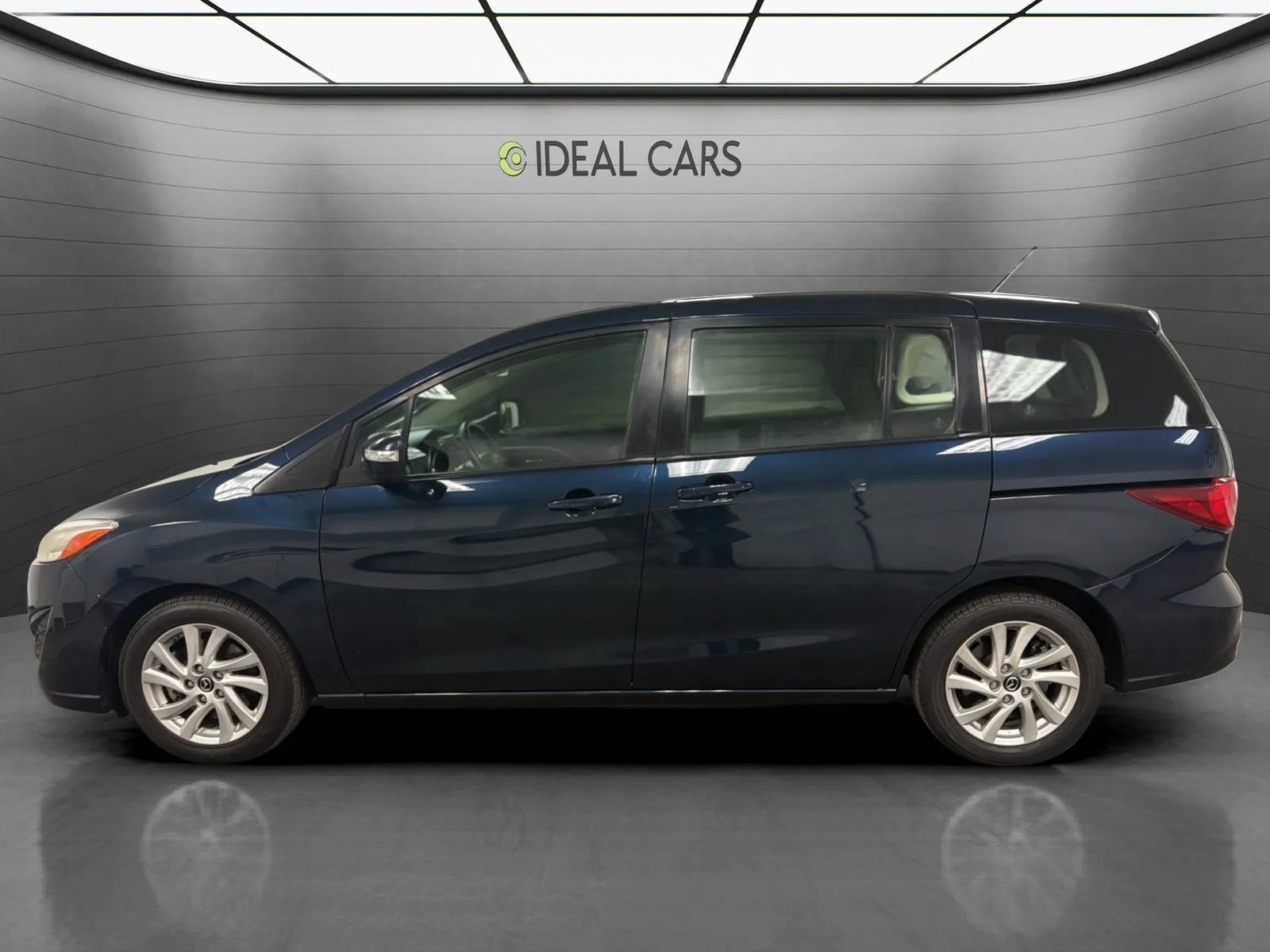 Used 2014 MAZDA MAZDA5 Sport FWD image 8