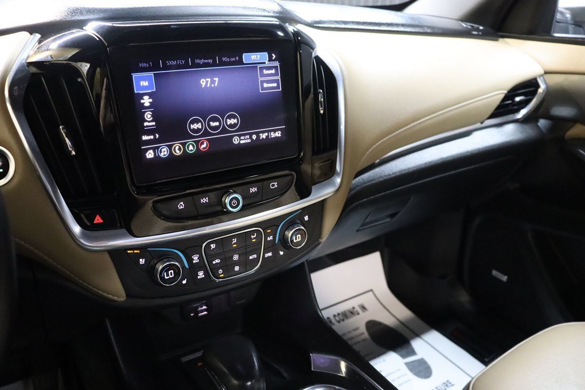 Used 2023 Chevrolet Traverse Premier FWD image 48