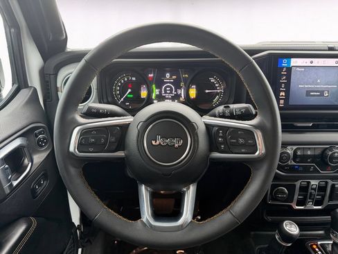 Used 2024 Jeep Wrangler Unlimited Sahara AWD/4WD image 12