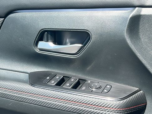 Certified 2025 Nissan Kicks SR AWD/4WD image 15