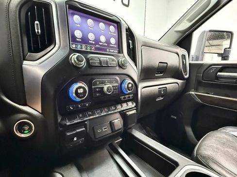 Used 2020 GMC Sierra 2500 SLT w/ SLT Premium Plus Package AWD/4WD image 19