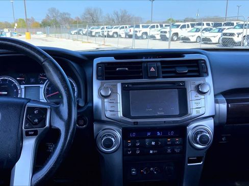 Used 2014 Toyota 4Runner Limited image 7