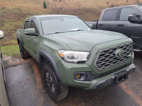 Used 2021 Toyota Tacoma TRD Off-Road image 3