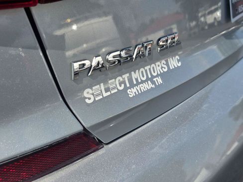 Used 2017 Volkswagen Passat 1.8T SEL Premium FWD image 9
