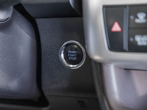 Used 2018 Toyota Highlander XLE w/ Protection Package #3 image 20