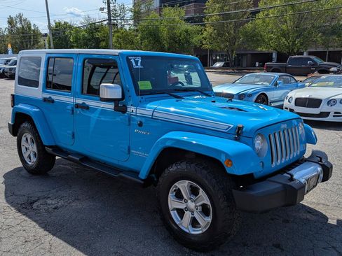 Used 2017 Jeep Wrangler Unlimited Sahara w/ Quick Order Package 24E Chief AWD/4WD image 5