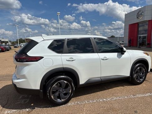 New 2026 Nissan Rogue SV image 4