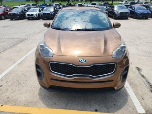 Used 2019 Kia Sportage LX FWD image 3
