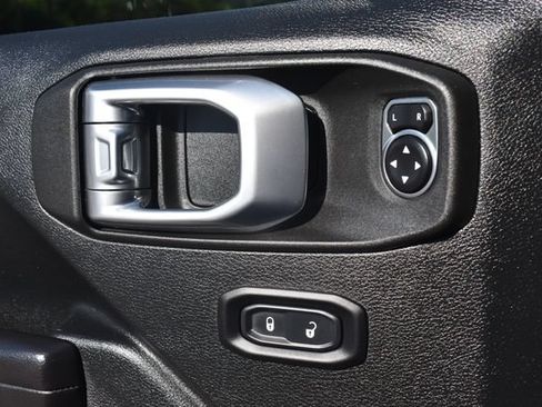 Used 2021 Jeep Gladiator Sport AWD/4WD image 18
