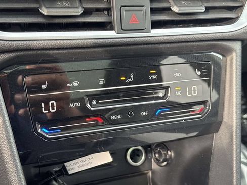 New 2026 Volkswagen Taos SE FWD image 27