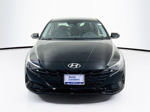 Used 2023 Hyundai Elantra SEL w/ Cargo Package FWD image 2
