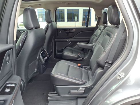 Used 2021 Lincoln Aviator Reserve w/ Equipment Group 208A image 11