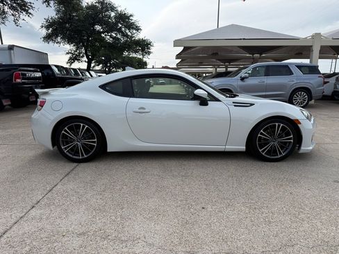 Used 2015 Subaru BRZ Limited w/ Popular Package #2B RWD image 8