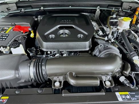 Used 2024 Jeep Wrangler Unlimited image 23