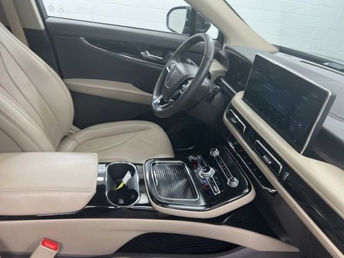 Certified 2022 Lincoln Nautilus Reserve image 25