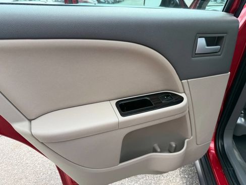 Used 2009 Mercury Sable Premier image 12