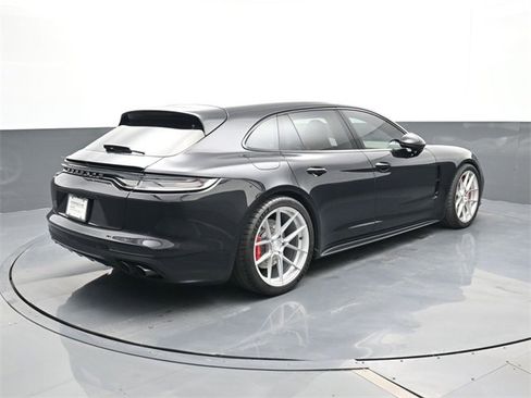 Used 2022 Porsche Panamera GTS w/ Premium Package image 23