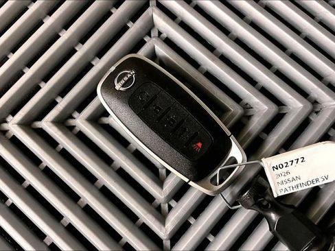 New 2026 Nissan Pathfinder Platinum image 13