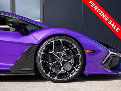 Used 2024 Lamborghini Revuelto image 12