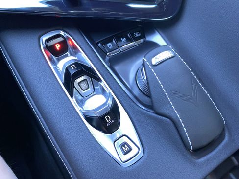 Used 2025 Chevrolet Corvette Stingray Preferred Cpe w/ Z51 Performance Package RWD image 33