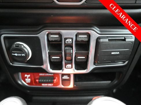 Used 2023 Jeep Gladiator Mojave w/ Trailer Tow Package image 30