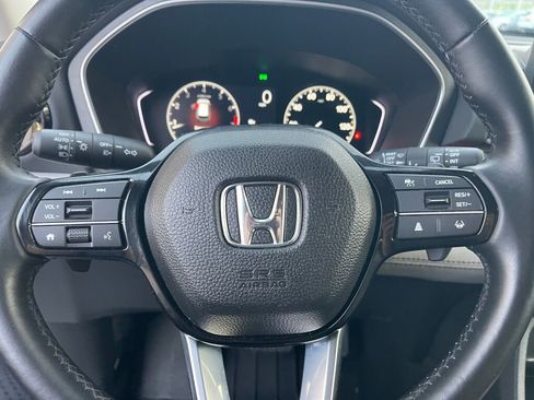 Used 2025 Honda Pilot EX-L image 16